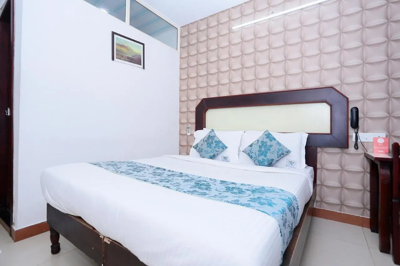 호텔 Kodavath Regency Alwaye